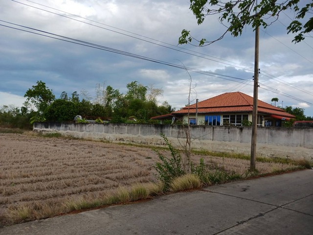 ขายบ้านชั้นเดียวพร้อมเข้าอยู่ เจ้าของอาศัยเองรับประกัน  อำเภอหนองฉาง อุทัยธานี