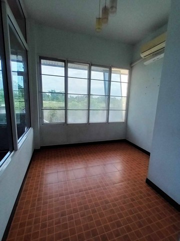 ขายบ้านชั้นเดียวพร้อมเข้าอยู่ เจ้าของอาศัยเองรับประกัน  อำเภอหนองฉาง อุทัยธานี