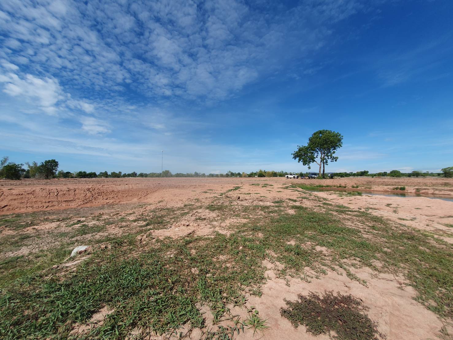 ขายที่ดินแปลงใหญ่ ราคาถูกเหมาะสำหรับทำรีสอร์ทอำเภอมโนรมย์ ชัยนาท