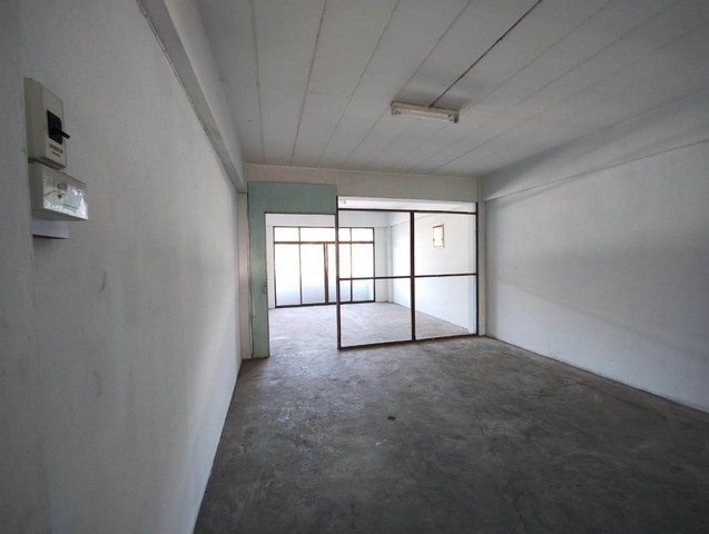 ขายตึกแถว 3ชึ้น ครึ่ง. จำนวน 2ห้อง.  เจ้าของขายเอง ตำบลวังษ์พง อำเภอปราณบุรี จังหวัดประจวบคีรีขันธ์