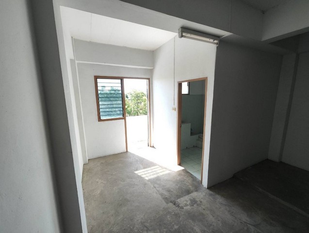 ขายตึกแถว 3ชึ้น ครึ่ง. จำนวน 2ห้อง.  เจ้าของขายเอง ตำบลวังษ์พง อำเภอปราณบุรี จังหวัดประจวบคีรีขันธ์