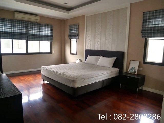 ขายบ้านเดี่ยว 2 ชั้นขนาดใหญ่สไตล์โมเดิร์นที่เน้นการออกแบบและพื้นที่ใช้สอยอย่างลงตัว  เขตหนองแขม กรุงเทพมหานคร