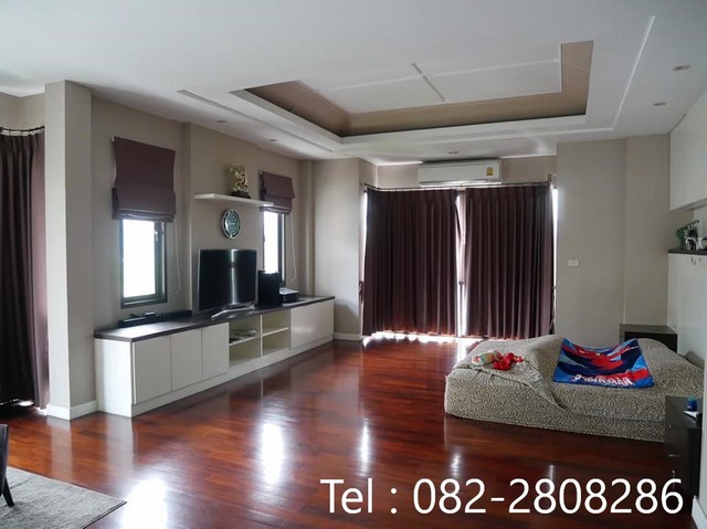 ขายบ้านเดี่ยว 2 ชั้นขนาดใหญ่สไตล์โมเดิร์นที่เน้นการออกแบบและพื้นที่ใช้สอยอย่างลงตัว  เขตหนองแขม กรุงเทพมหานคร