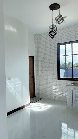 ขายบ้านเดี่ยว ชั้นเดียว 3 ห้องนอน 2 ห้องน้ำ 1ห้องครัว ห้องรับเเขก 2 จอดรถ เจ้าของขายเอง จังหวัดอุทัยธานี 