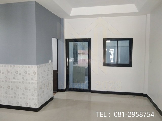 ขายอาคารพาณิชย์ 2 ชั้น รีโนเวทใหม่ เจ้าของขายเอง ตำบลมาบตาพุด อำเภอเมืองระยอง จังหวัดระยอง 