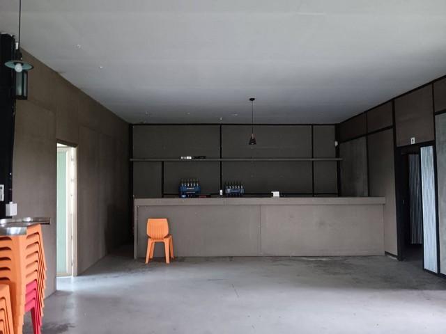 ที่ดินพร้อมสิ่งปลูกสร้าง ให้เซ้งกิจการระยะยาว สามารถทักมาสอบถามรายละเอียดเพิ่มเติมกับเจ้าของโดยตรงได้ จังหวัดนครปฐม