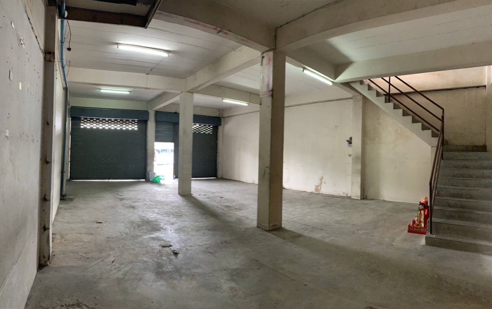 ขายด่วน ลดสุดๆ จาก ราคา 19 ล้าน เหลือ 16.9 ล้าน ตึกแถว 2 คูหา จังหวัดนนทบุรี