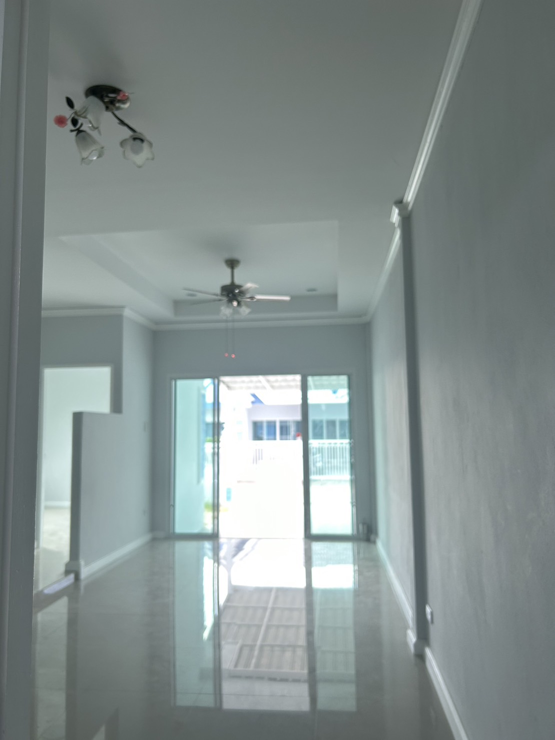 ขายทาวน์เฮ้าส์ 2 ห้องนอน 1 ห้องน้ำ เนื้อที่เริ่มต้น 22.5 ตรว  โครงการ ณภัทรวิลล์ 5  ซอยบ่อนไก่ 10 สัตหีบ ชลบุรี