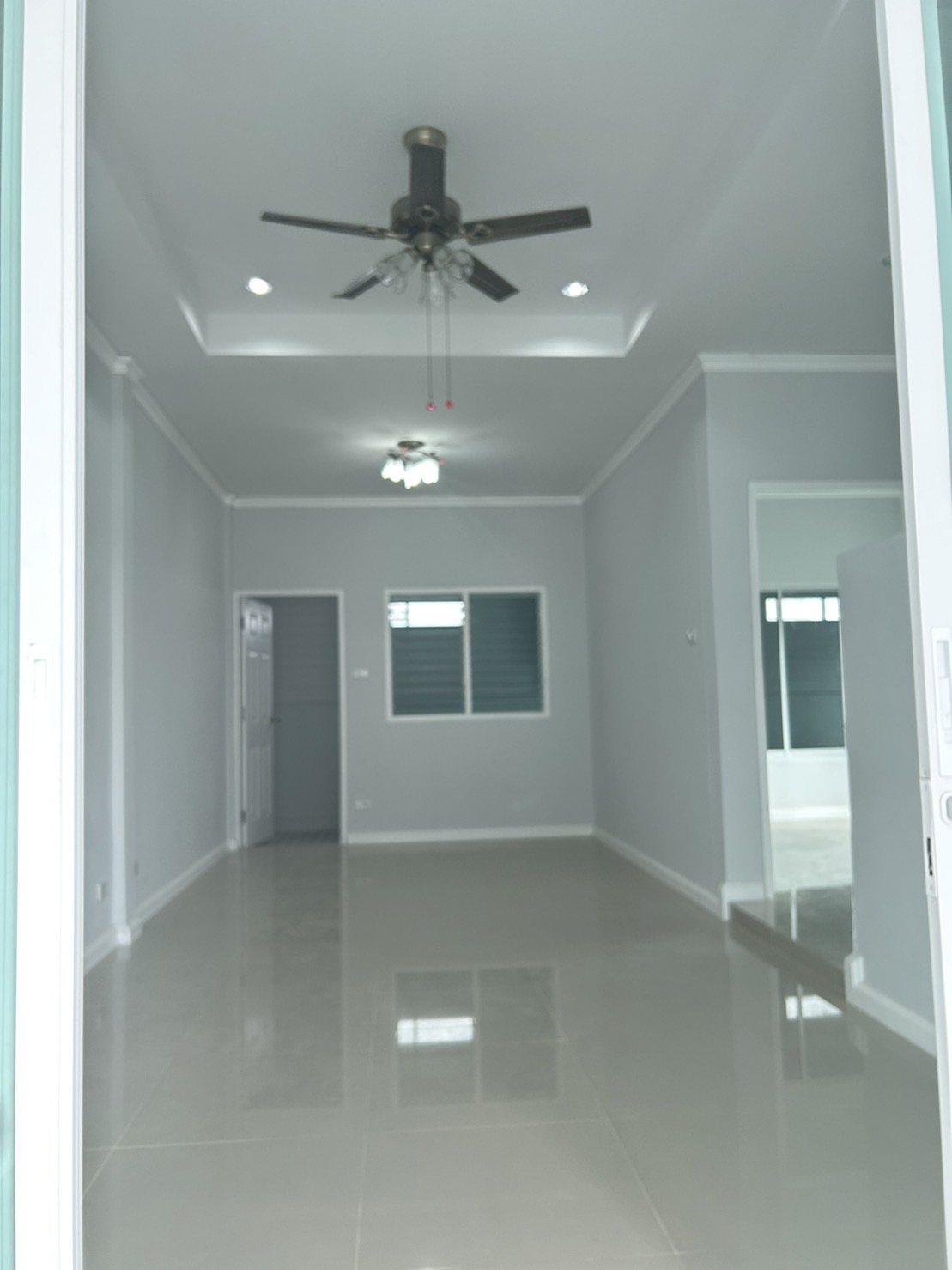 ขายทาวน์เฮ้าส์ 2 ห้องนอน 1 ห้องน้ำ เนื้อที่เริ่มต้น 22.5 ตรว  โครงการ ณภัทรวิลล์ 5  ซอยบ่อนไก่ 10 สัตหีบ ชลบุรี