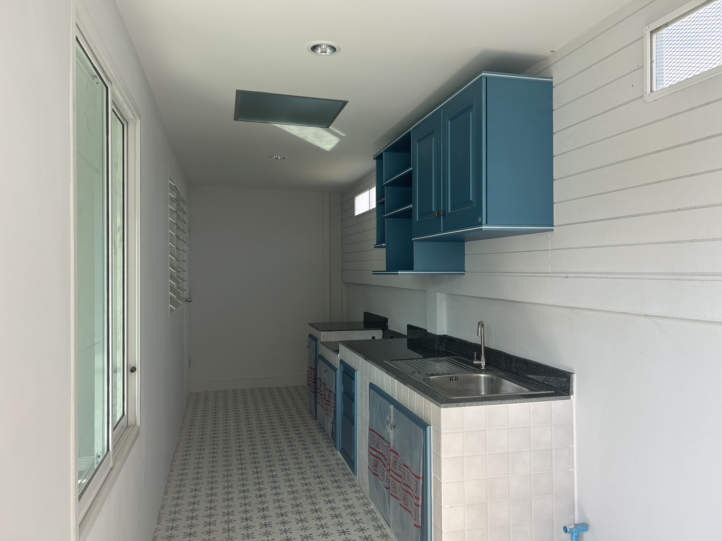 ขายทาวน์เฮ้าส์ 2 ห้องนอน 1 ห้องน้ำ เนื้อที่เริ่มต้น 22.5 ตรว  โครงการ ณภัทรวิลล์ 5  ซอยบ่อนไก่ 10 สัตหีบ ชลบุรี