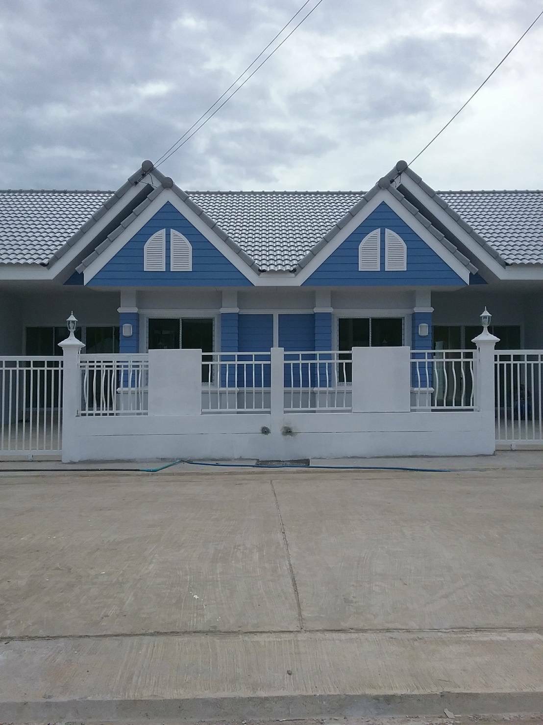 ขายทาวน์เฮ้าส์ 2 ห้องนอน 1 ห้องน้ำ เนื้อที่เริ่มต้น 22.5 ตรว  โครงการ ณภัทรวิลล์ 5  ซอยบ่อนไก่ 10 สัตหีบ ชลบุรี