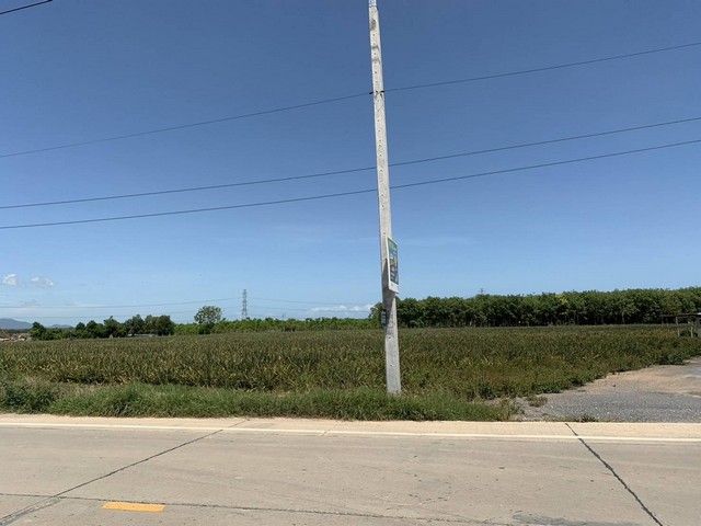 ขายที่ดินทำเลดี เจ้าของขายเอง เนื้อที่ 27-1-43 ไร่ ต.มาบตาพุด อ.เมืองระยอง จ.ระยอง