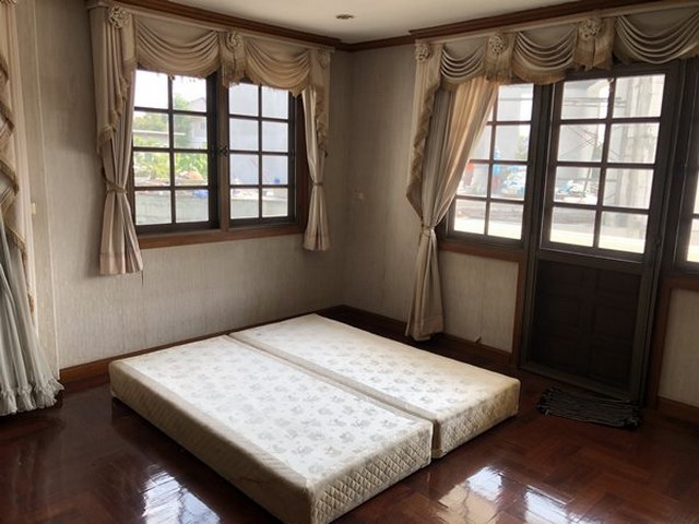 ปล่อยเช่าบ้านกฤษดานคร 20 แขวงศาลาธรรมสพน์ เขตทวีวัฒนา กรุงเทพมหานคร