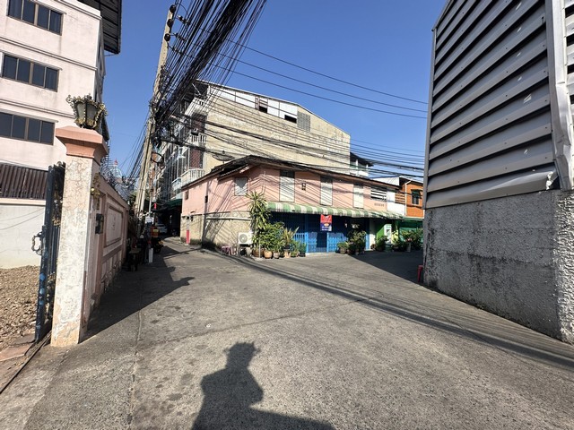 ขายที่ดิน 165 ตารางวา เจ้าของขายเอง สาธุประดิษฐ์ซอย 28 แขวงบางโพงพาง เขตยานนาวา กรุงเทพมหานคร