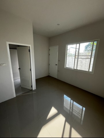 ขาย /  เช่าที่ดิน  200 ตารางวา บ้านสร้างใหม่พร้อมโกดัง เจ้าของปล่อยเช่าเอง ตำบลบางคูรัด อำเภอบางบัวทอง จังหวัดนนทบุรี