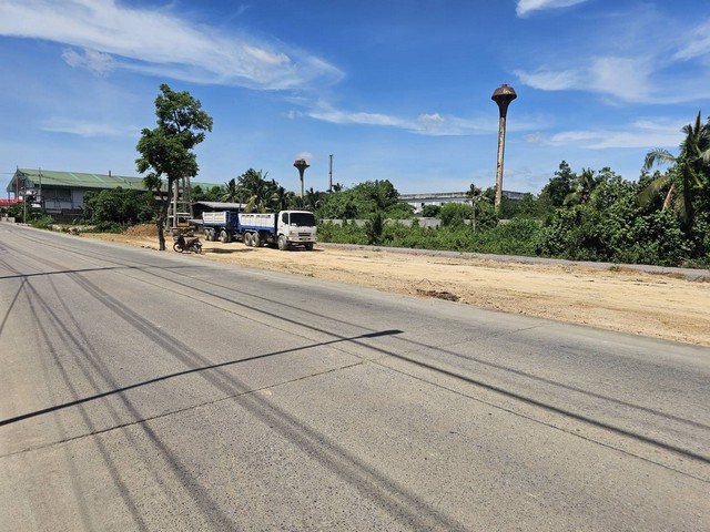 ขายที่ดินแบ่งล็อกถมให้เท่าถนน  เริ่มต้น 83 ตารางวา เจ้าของขายเอง สมุทรสาคร