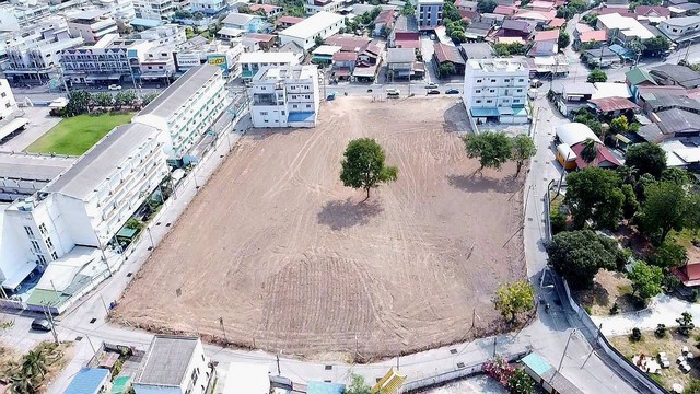 ขายที่ดินทำเลดี 4 ไร่ 2 งาน 9 ตารางวา  เจ้าของขายเอง ตำบลท่าพี่เลี้ยง จังหวัดเมือง จังหวัดสุพรรณบุรี