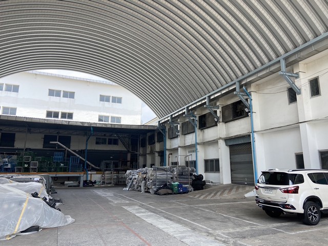 ขายโรงงานในนิคมอุตสาหกรรมลาดกระบัง   4 ไร่ 112 ตารางวา  