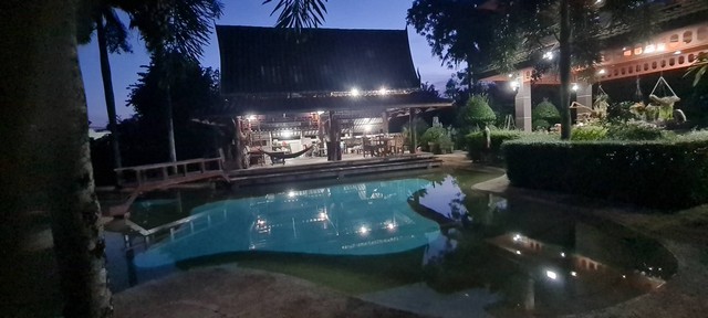 ขายบ้านเดี่ยวพร้อมสิ่งปลูกสร้างอื่นๆ บรรยากาศร่มรื่นแบบธรรมชาติ​สงบ​ร่มเย็น​ 