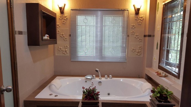 ขายบ้านเดี่ยวพร้อมสิ่งปลูกสร้างอื่นๆ บรรยากาศร่มรื่นแบบธรรมชาติ​สงบ​ร่มเย็น​ 