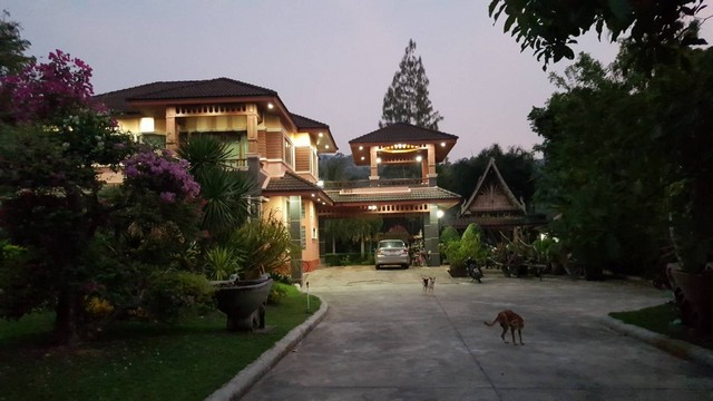 ขายบ้านเดี่ยวพร้อมสิ่งปลูกสร้างอื่นๆ บรรยากาศร่มรื่นแบบธรรมชาติ​สงบ​ร่มเย็น​ 