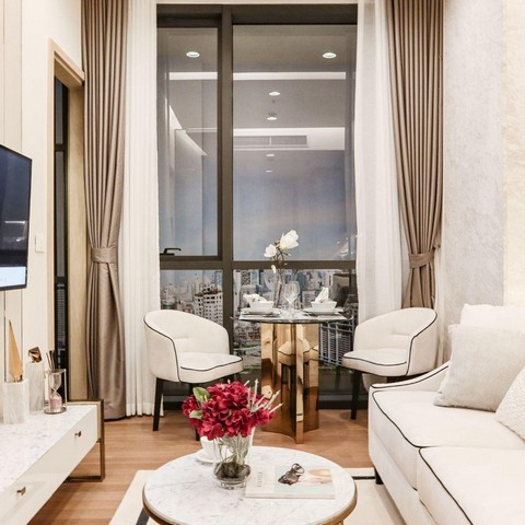 WISH SIGNATURE พารากอน 