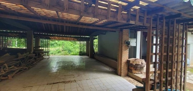 ขายที่ดิน 6ไร่ 3งาน มีบ้าน 2ชั้น สไตล์คันทรี 7ห้องนอน 7ห้องน้ำ ห้องโถงขนาดใหญ่อุทัยธานี