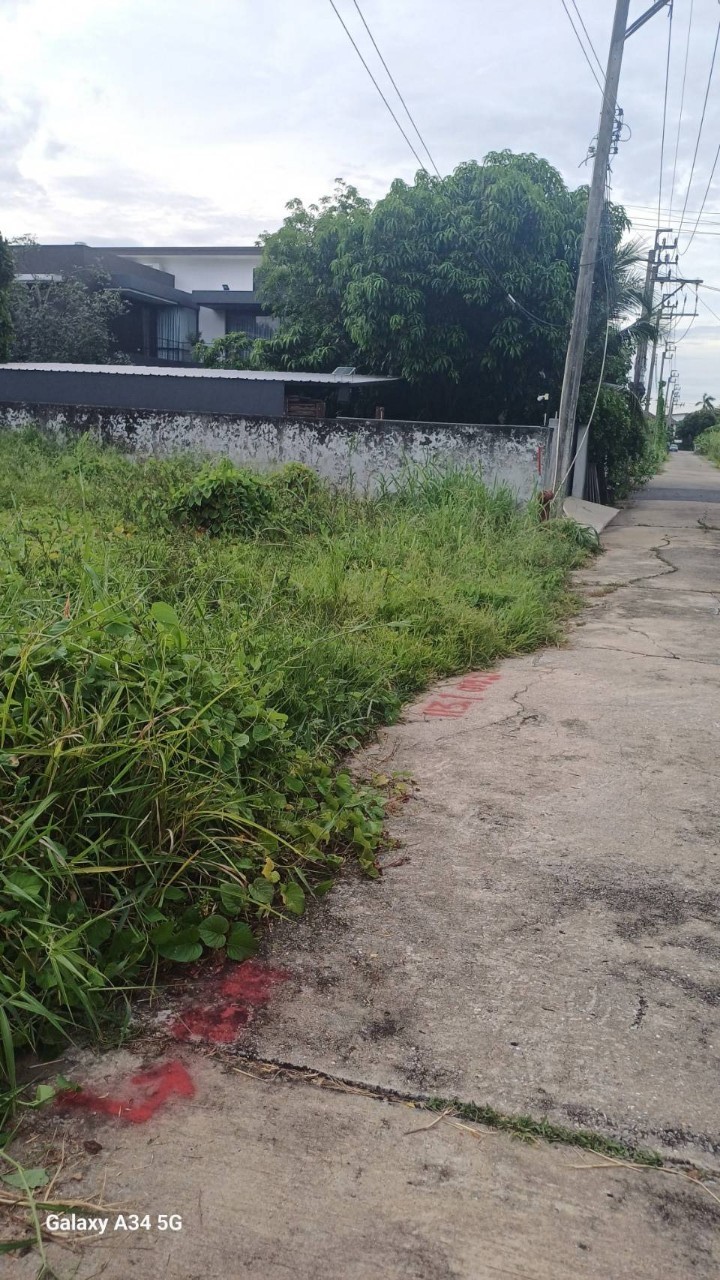 ขายที่ดินพุทธมณฑล 113 ตารางวา ถมแล้ว หน้าติดถนนคอนกรีต หลังติดคลอง สาย 2 ซอย 21/1 เขตทวีวัฒนา กรุงเทพฯ