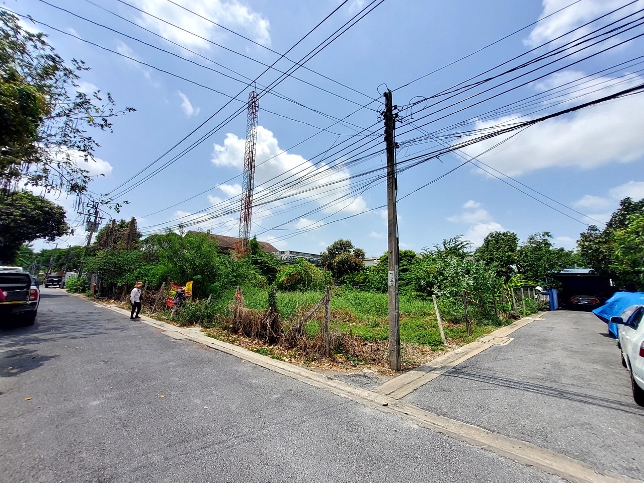 ขายด่วนๆ‼ ที่ดินแปลงมุม 143 ตารางวา ติดถนนลาดยางสาธารณะ พุทธมณฑลสาย 2 ซอย 11 เขต ภาษีเจริญ กุรงเทพมหานคร