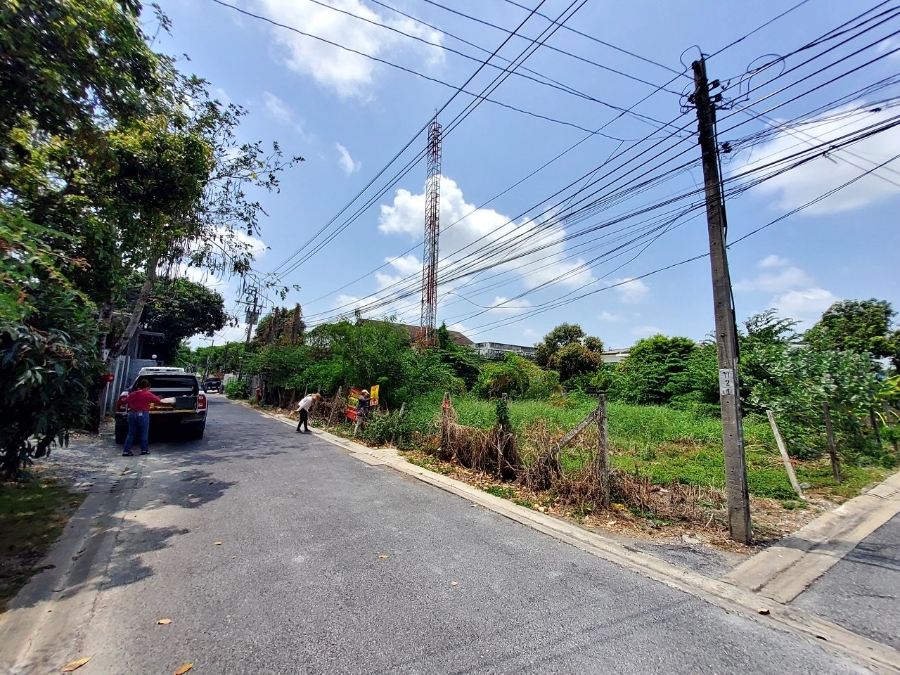 ขายด่วนๆ‼ ที่ดินแปลงมุม 143 ตารางวา ติดถนนลาดยางสาธารณะ พุทธมณฑลสาย 2 ซอย 11 เขต ภาษีเจริญ กุรงเทพมหานคร