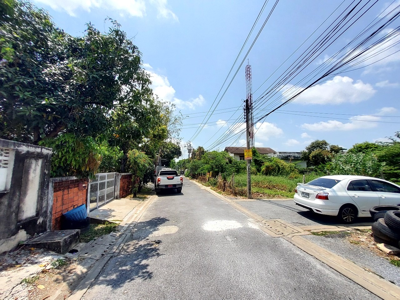 ขายด่วนๆ‼ ที่ดินแปลงมุม 143 ตารางวา ติดถนนลาดยางสาธารณะ พุทธมณฑลสาย 2 ซอย 11 เขต ภาษีเจริญ กุรงเทพมหานคร