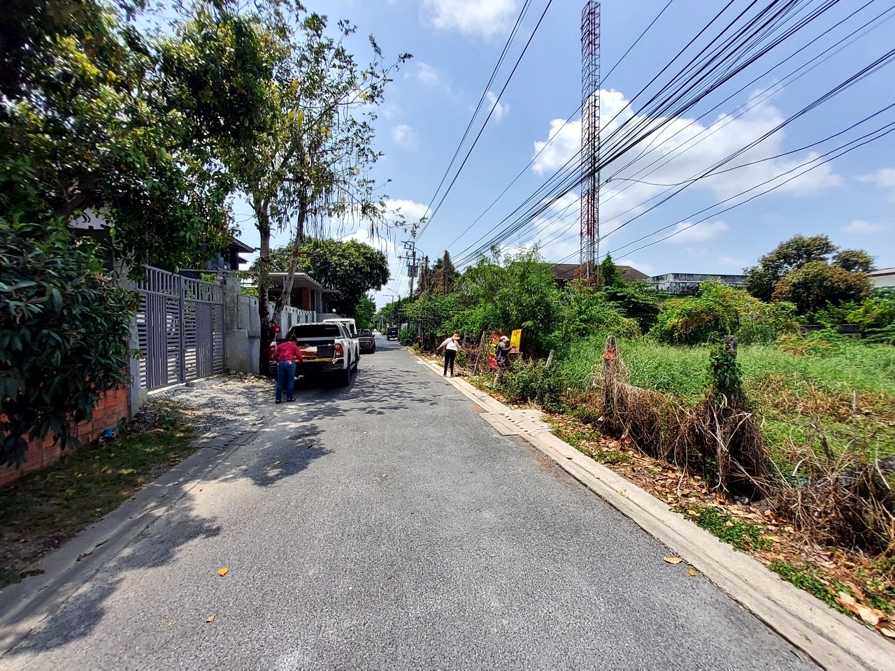 ขายด่วนๆ‼ ที่ดินแปลงมุม 143 ตารางวา ติดถนนลาดยางสาธารณะ พุทธมณฑลสาย 2 ซอย 11 เขต ภาษีเจริญ กุรงเทพมหานคร