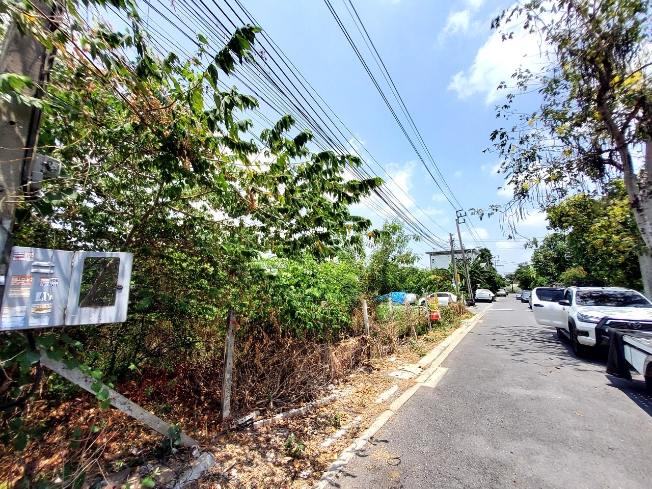 ขายด่วนๆ‼ ที่ดินแปลงมุม 143 ตารางวา ติดถนนลาดยางสาธารณะ พุทธมณฑลสาย 2 ซอย 11 เขต ภาษีเจริญ กุรงเทพมหานคร