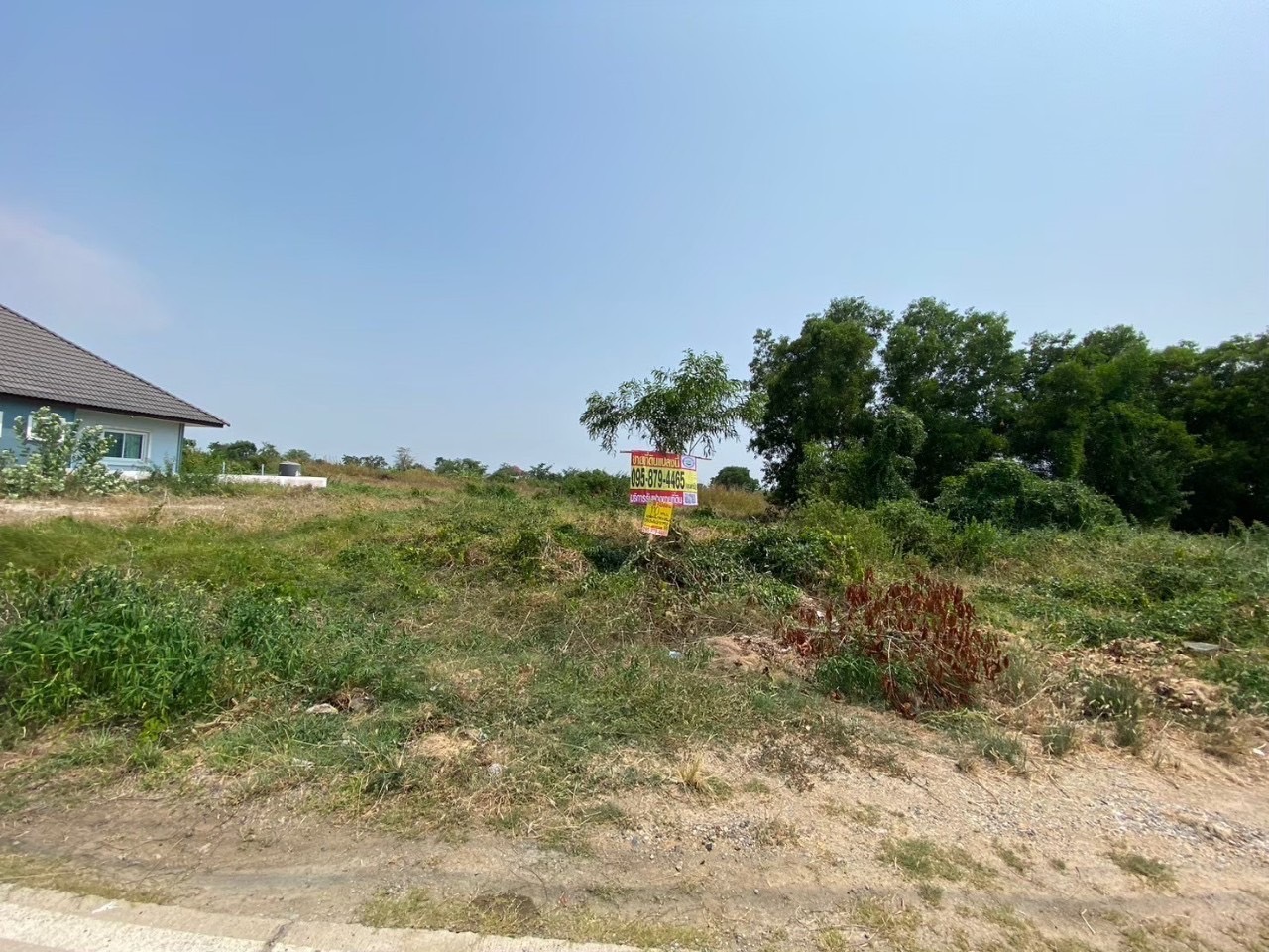 ขายขายที่ดินบางนา-ตราด 110 ตารางวา ถมแล้ว ติดถนนคอนกรีตสาธารณะ ซอย โรงเรียนคลองบ้านระกาศ อ.บางบ่อ  จ.สมุทรปราการ