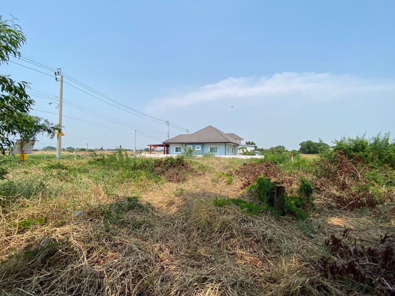 ขายขายที่ดินบางนา-ตราด 110 ตารางวา ถมแล้ว ติดถนนคอนกรีตสาธารณะ ซอย โรงเรียนคลองบ้านระกาศ อ.บางบ่อ  จ.สมุทรปราการ