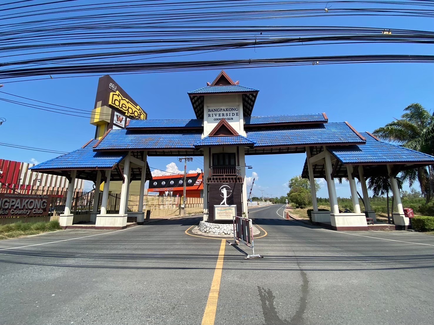 ขายที่ดินหมู่บ้านวินด์มิลล์ 213 ตารางวา แปลงมุม ติดถนนคอนกรีต ถมแล้ว อ.บางพลี จ.สมุทรปราการ