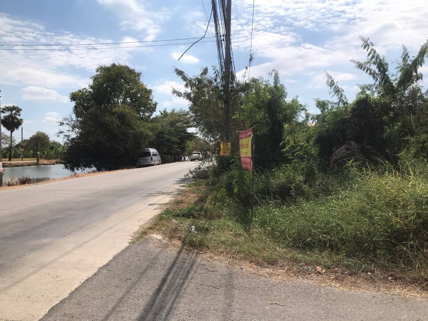 ขายด่วน ที่ดินติดถนนเลียบคลองหก 7-1-43 ไร่แปลงมุม  ซอยคลองหกตะวันตก 21 อ.คลองหลวง จ.ปทุมธานี