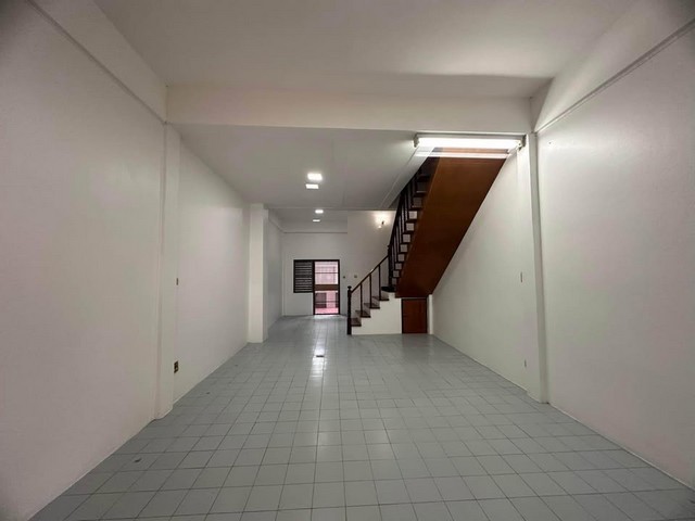 ขายทาวน์เฮ้าส์ทาวน์ 2 ห้องนอน 2 ห้องน้ำ ลำปาง