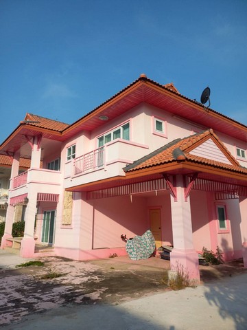 บ้านเดี่ยวหมู่บ้านสิรารมย์   พร้อมที่ดิน 2 ชั้น จอดรถได้ 3-4 คัน  จังหวัดนครราชสีมา