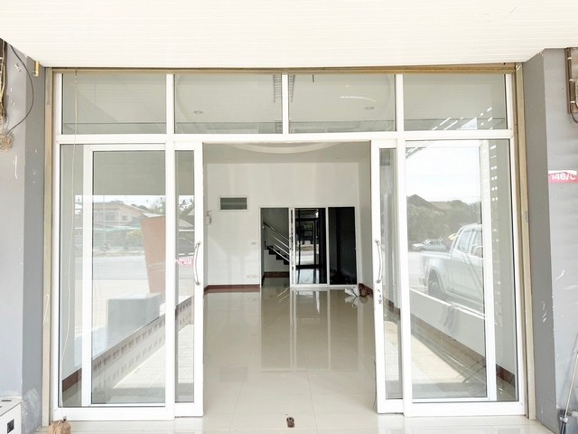 ขายอาคารพานิชย์ 2 ชั้น 1 คูหา ติดถนน 4 เลน ถนนแจ้งสนิท ทางไปยโสธร ข้าง สหกรณ์การเกษตรอำเภอเสลภูมิ จ.ร้อยเอ็ด