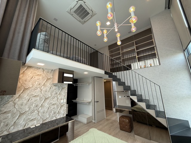 ปล่อยให้เช่า Vive2 กรุงเทพกรีฑา ติดโรงเรียนเวลลิงตั้น เดินไปได้  ปล่อยเช่า 350,000  บาทต่อเดือน ขาย 49 ล้านบาท กรุงเทพมหานคร 