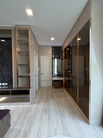 ปล่อยให้เช่า Vive2 กรุงเทพกรีฑา ติดโรงเรียนเวลลิงตั้น เดินไปได้  ปล่อยเช่า 350,000  บาทต่อเดือน ขาย 49 ล้านบาท กรุงเทพมหานคร 