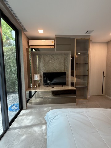 ปล่อยให้เช่า Vive2 กรุงเทพกรีฑา ติดโรงเรียนเวลลิงตั้น เดินไปได้  ปล่อยเช่า 350,000  บาทต่อเดือน ขาย 49 ล้านบาท กรุงเทพมหานคร 