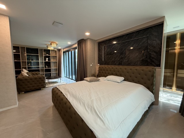 ปล่อยให้เช่า Vive2 กรุงเทพกรีฑา ติดโรงเรียนเวลลิงตั้น เดินไปได้  ปล่อยเช่า 350,000  บาทต่อเดือน ขาย 49 ล้านบาท กรุงเทพมหานคร 