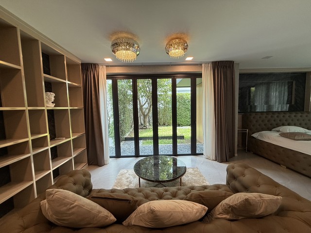 ปล่อยให้เช่า Vive2 กรุงเทพกรีฑา ติดโรงเรียนเวลลิงตั้น เดินไปได้  ปล่อยเช่า 350,000  บาทต่อเดือน ขาย 49 ล้านบาท กรุงเทพมหานคร 