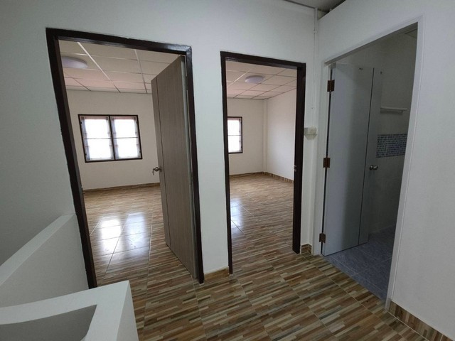 ขายทาวน์เฮ้า 2ชั้น หมู่บ้านเพชรวิลล่า ต.หนองรี อ.เมืองชลบุรี  จ.ชลบุรี