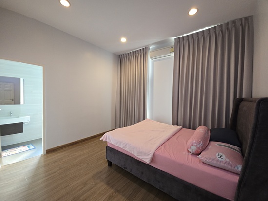 ขายบ้านเดี่ยว 104 ตรว. มิลตัน เรสซิเดนซ์ รามอินทรา ราคา 14.7 ล้าน ริมถนนรามอินทรา 119/1 ใกล้แฟชั่นไอส์แลนด์ 