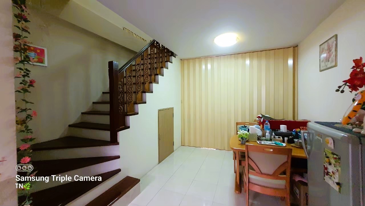 มบ.กรุงศรีซิตี้ ขายบ้านใกล้เซ็นทรัลอยุธยา เส้นหลังโลตัส 2 ชั้น 18 ตรว. สวยมาก