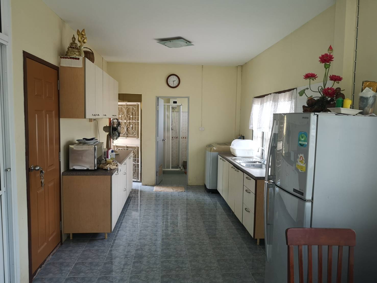 ขายด่วนบ้าน ที่ดิน พร้อมเฟอร์นิเจอร์ ใกล้ชายหาด สวนสน บ้านเพ ระยอง เพียง 150 เมตร พื้นที่ทั้งหมด 194 ตารางวา