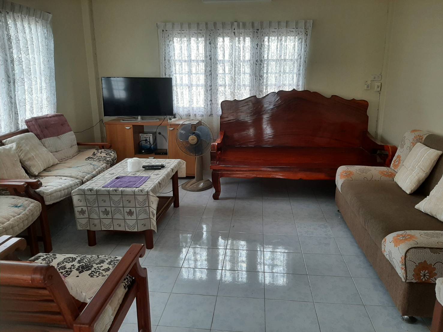 ขายด่วนบ้าน ที่ดิน พร้อมเฟอร์นิเจอร์ ใกล้ชายหาด สวนสน บ้านเพ ระยอง เพียง 150 เมตร พื้นที่ทั้งหมด 194 ตารางวา